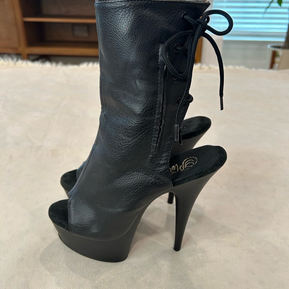 PLEASER BLACK PLATFORM BOOTIES